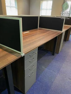 America Walnut | Hot cluster desk