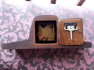 Antique wind up clock
