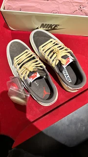 Air Jordan 1 Low OG SP Travis Scott reverse mocha