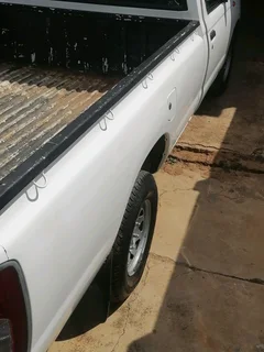 White Nissan Np 300 LWB Single cab