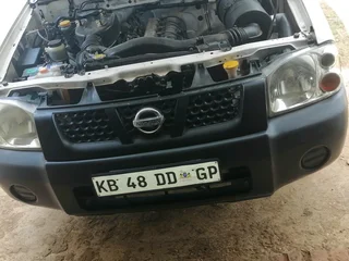 White Nissan Np 300 LWB Single cab