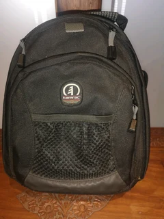 Tamrac small camera bag.