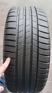 225/40/19 bridgestone normal tyre