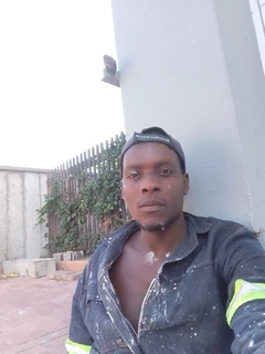 Skilled builder plasterer and skimmer