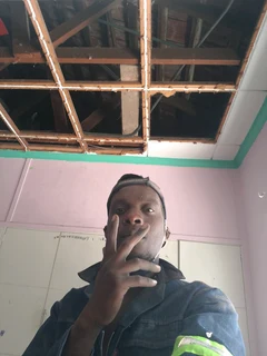 Skilled builder plasterer and skimmer