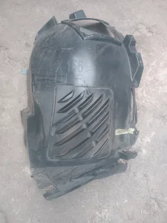 Mercedes benz w116 left front fender liner