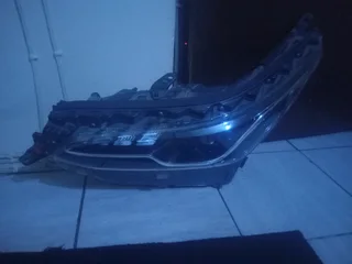 Toyota fortuner left side headlight