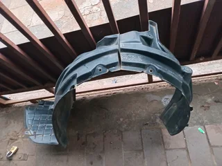 Renult Sandro left front fender liner