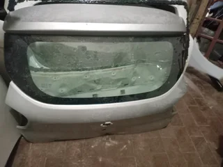 Renult kwid tail gate