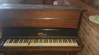 Piano - Ad Posted By Sergio Hefkie