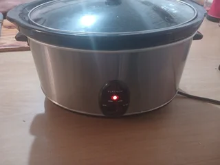 Slow cooker