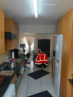Spacious 3 - Bedroom Duplex in Secure Complex with Pet-Friendly Features