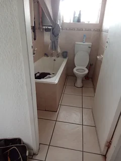 Room to rent in woodstock R5500