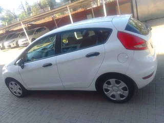 2012 Ford Fiesta Hatchback Single Owner / 90k neg / Low Mileage