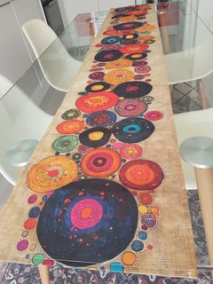 Beautiful Table Runner – Brand New