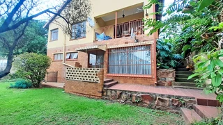 3 Bedroom, 2 Bathrooms House to Rent in Kensington