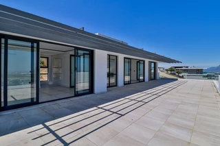 Beautiful multi story house with exceptional views of Cape Town