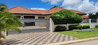 A beautiful 3 bedroom house for sale in Serala View.