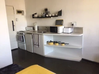 Bachelor flat to let in Maboneng