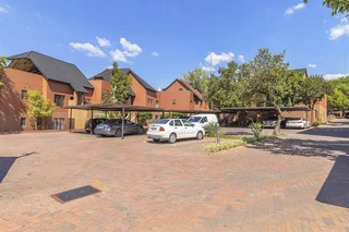 2 Bed 1 Bath Ground unit to Let
