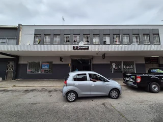 Retail shop to let in North End