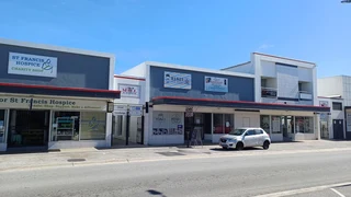 Retail unit to let in Newton Park