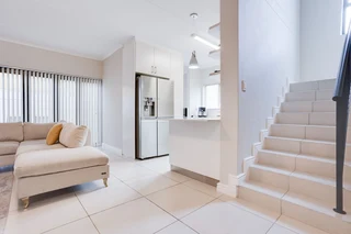 Modern Elegance in Secure Gated Living:Contemporary 3-Bedroom Duplex in Langberg Ridge, Kraaifontein
