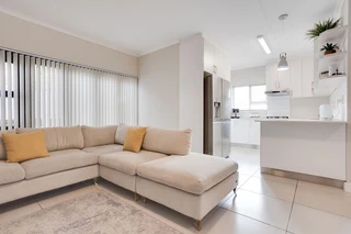 Modern Elegance in Secure Gated Living:Contemporary 3-Bedroom Duplex in Langberg Ridge, Kraaifontein