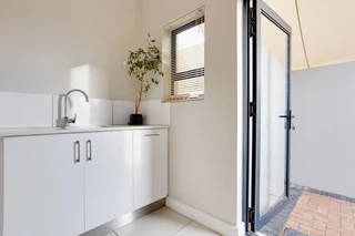 Modern Elegance in Secure Gated Living:Contemporary 3-Bedroom Duplex in Langberg Ridge, Kraaifontein