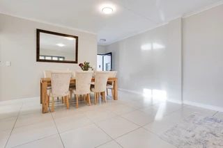 Modern Elegance in Secure Gated Living:Contemporary 3-Bedroom Duplex in Langberg Ridge, Kraaifontein