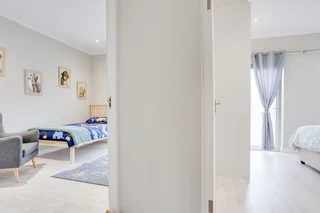 Modern Elegance in Secure Gated Living:Contemporary 3-Bedroom Duplex in Langberg Ridge, Kraaifontein