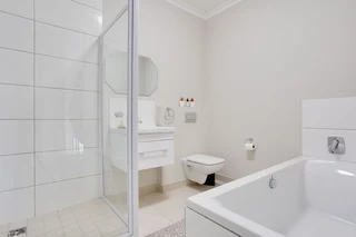 Modern Elegance in Secure Gated Living:Contemporary 3-Bedroom Duplex in Langberg Ridge, Kraaifontein