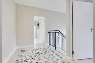 Modern Elegance in Secure Gated Living:Contemporary 3-Bedroom Duplex in Langberg Ridge, Kraaifontein