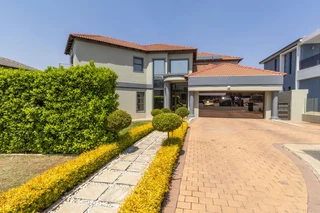 4 Bedroom 4.5 Bathroom Home in Blue Valley Golf Estate