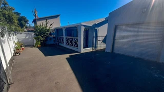 Extended Family Home With Room to Grow!