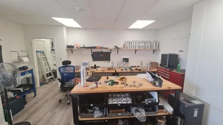 Neat 75m2 office to let in Prime Park