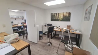 Neat 75m2 office to let in Prime Park