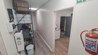 Neat 75m2 office to let in Prime Park