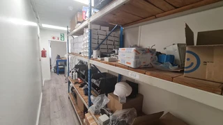 Neat 75m2 office to let in Prime Park