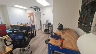 Neat 75m2 office to let in Prime Park