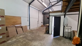 556m2 to Let in popular secure business park in Southern Suburbs