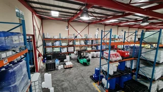 Warehouse with office to Let in Westlake.