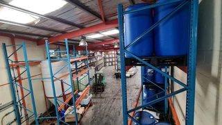 Warehouse with office to Let in Westlake.