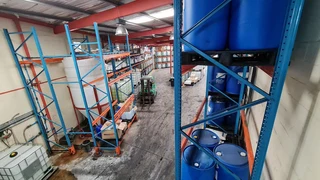 Warehouse with office to Let in Westlake.