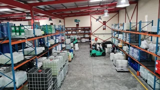 Warehouse with office to Let in Westlake.