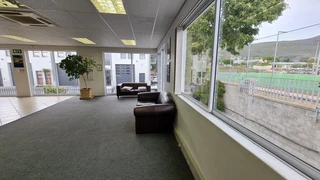 Warehouse with office to Let in Westlake.