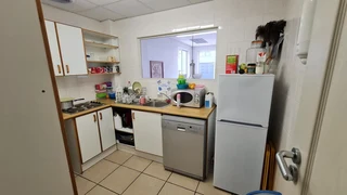 Warehouse with office to Let in Westlake.