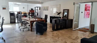 Office unit to Let in Westlake.