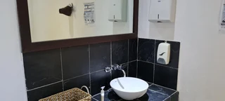 Office unit to Let in Westlake.