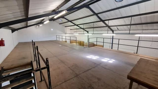 Neat Warehouse to Let in Prime Park Southern Suburbs.